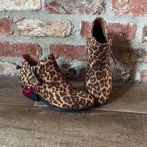 Leopard bootie